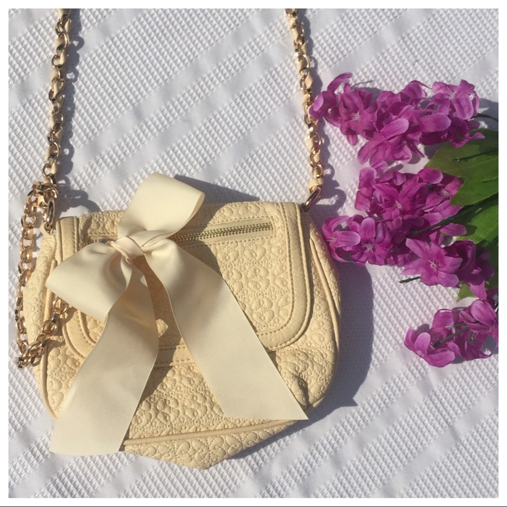 🌵Classy Cream Crossbody Purse NWOT
